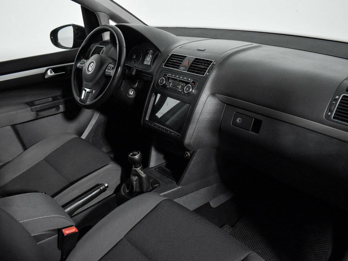 Купить Volkswagen Touran с пробегом. Фото: #12