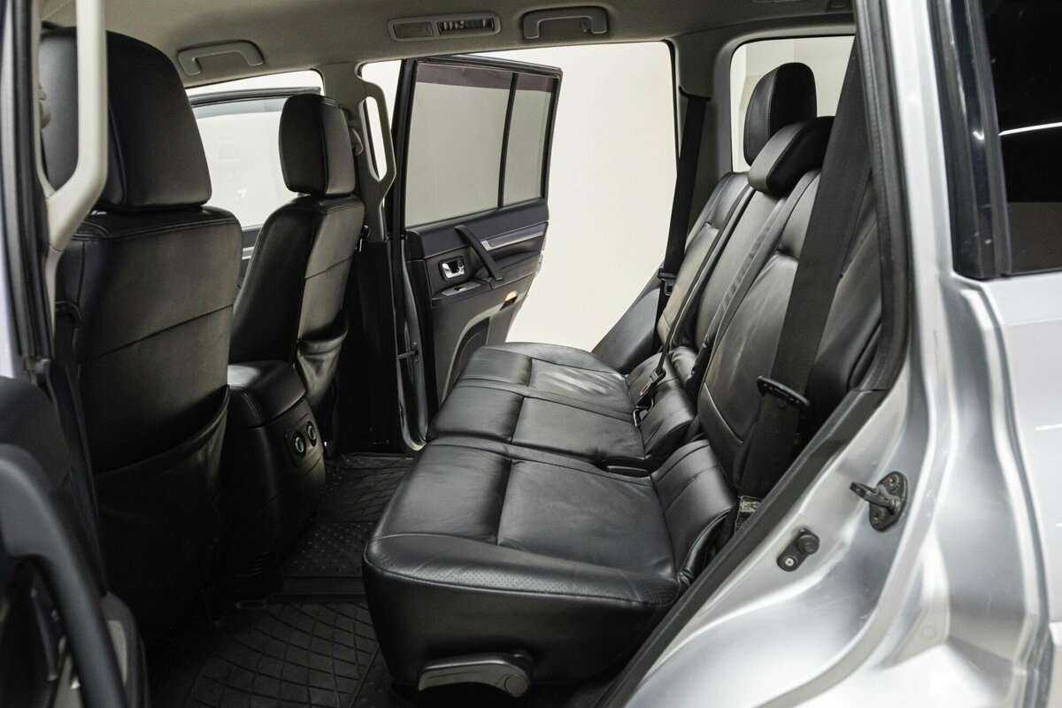 Купить Mitsubishi Pajero с пробегом. Фото: #14