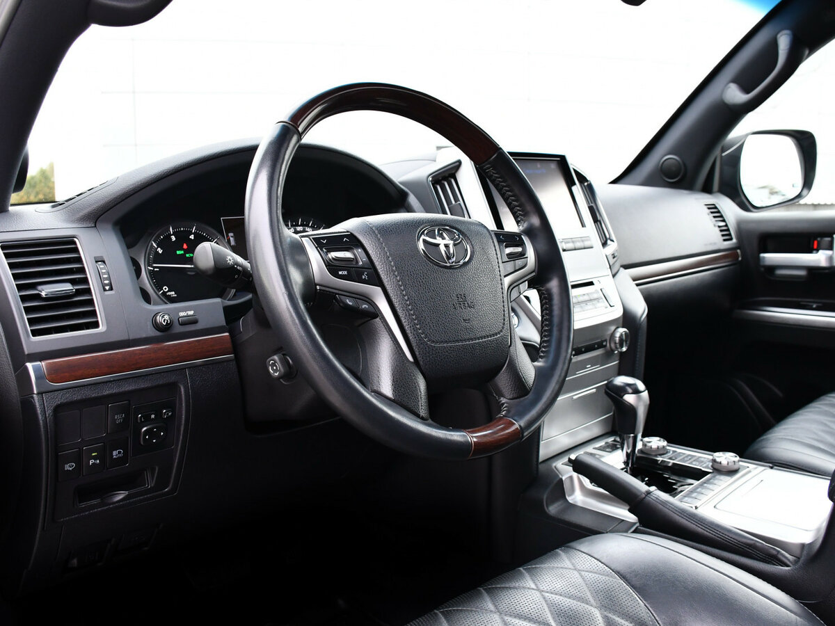 Купить Toyota Land Cruiser с пробегом. Фото: #12