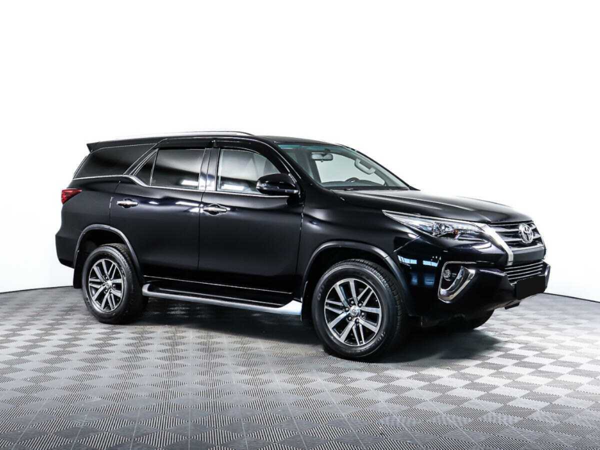Купить Toyota Fortuner с пробегом. Фото: #2