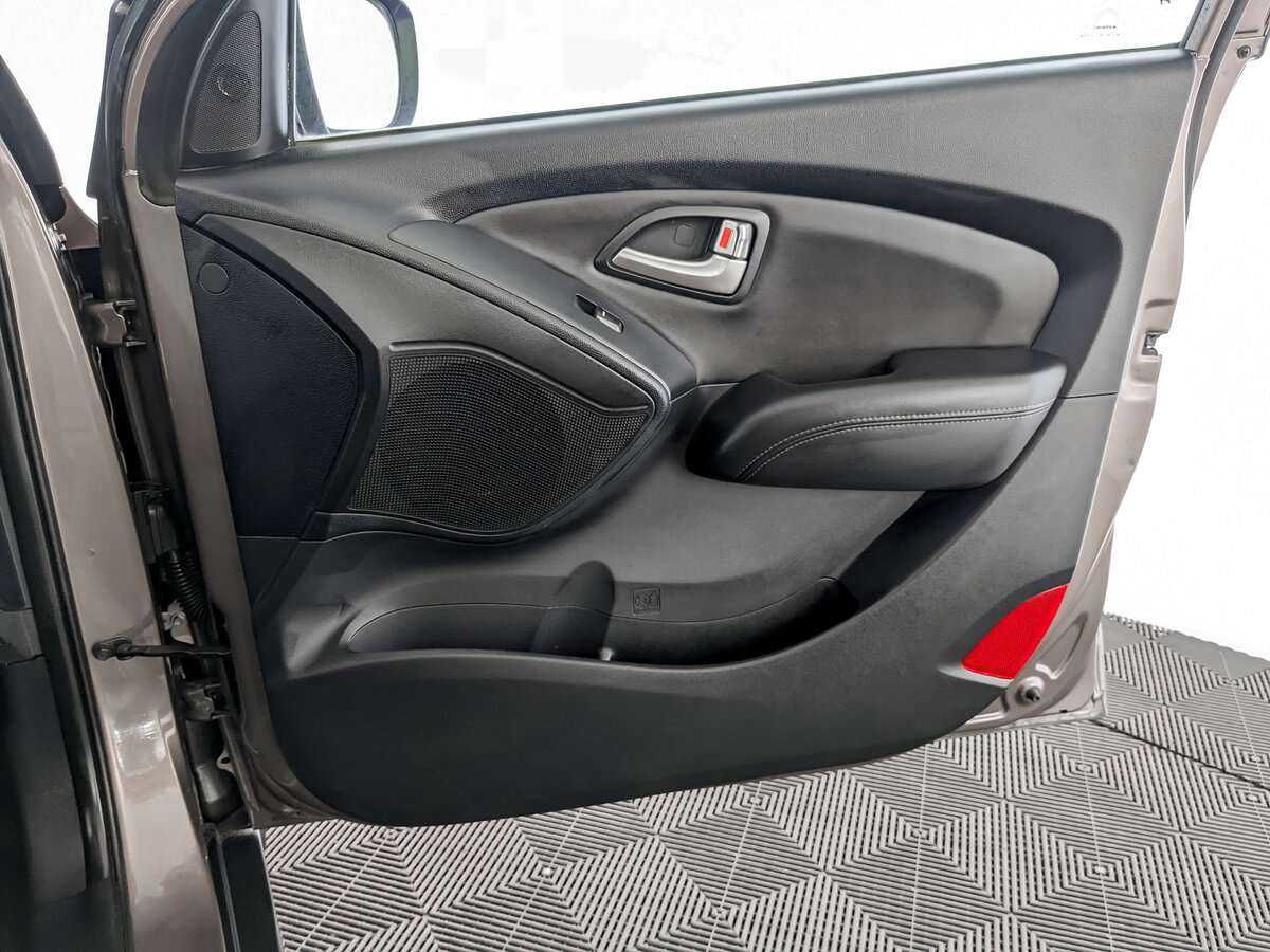 Купить Hyundai ix35 с пробегом. Фото: #17