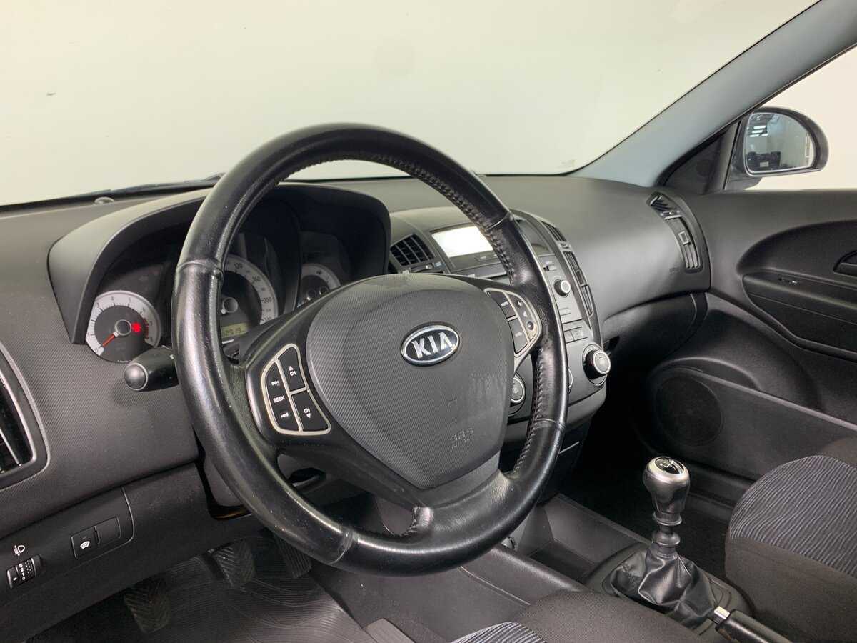 Купить Kia Ceed с пробегом. Фото: #9
