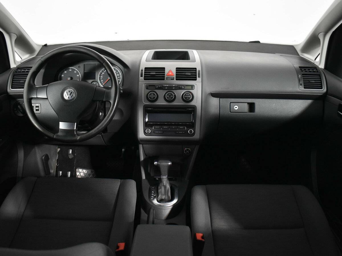 Купить Volkswagen Touran с пробегом. Фото: #10