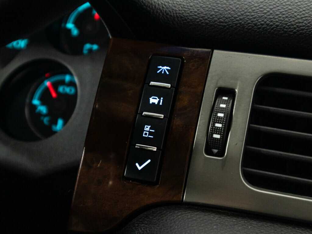 Купить Chevrolet Tahoe с пробегом. Фото: #18