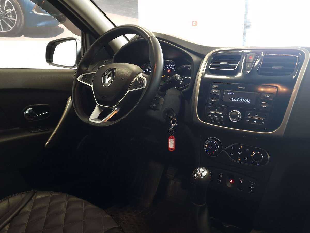 Купить Renault Sandero с пробегом. Фото: #8