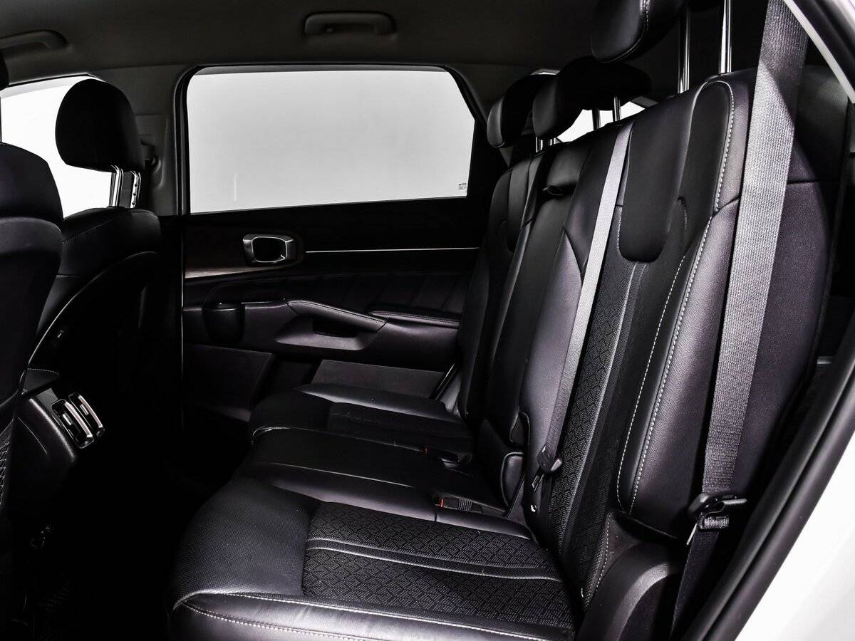 Купить Kia Sorento с пробегом. Фото: #10