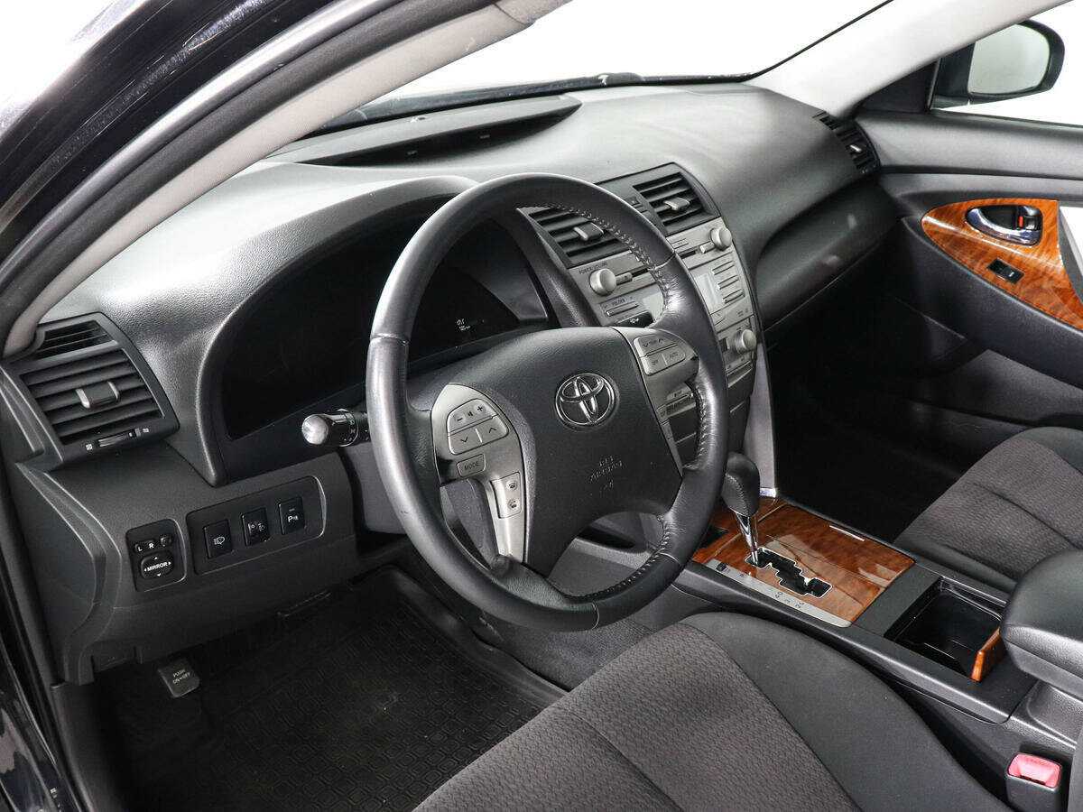 Купить Toyota Camry с пробегом. Фото: #4