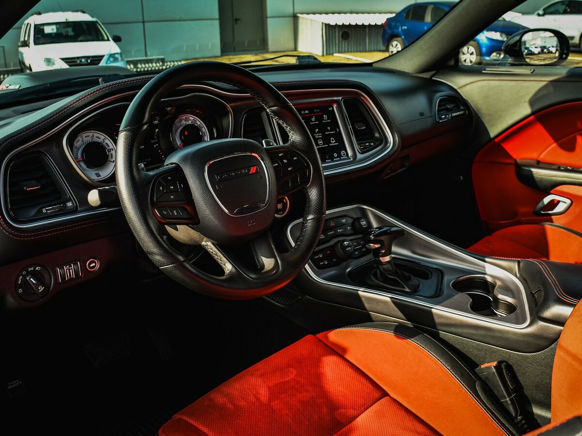 Купить Dodge Challenger с пробегом. Фото: #12