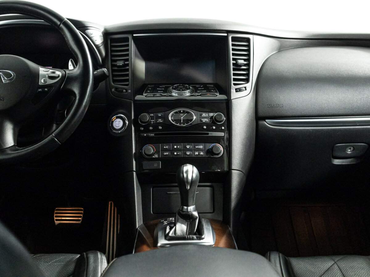 Купить Infiniti QX70 с пробегом. Фото: #12
