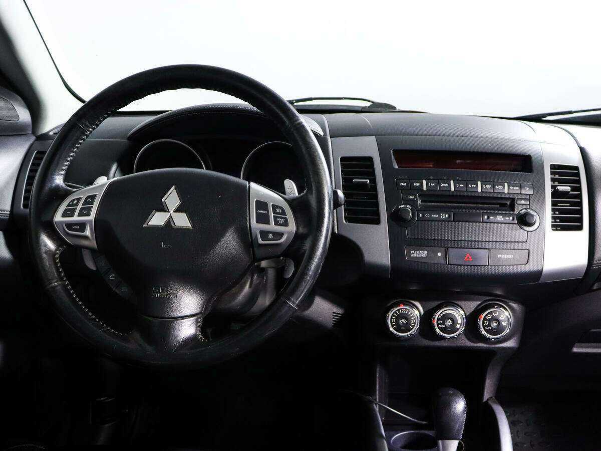 Купить Mitsubishi Outlander с пробегом. Фото: #9
