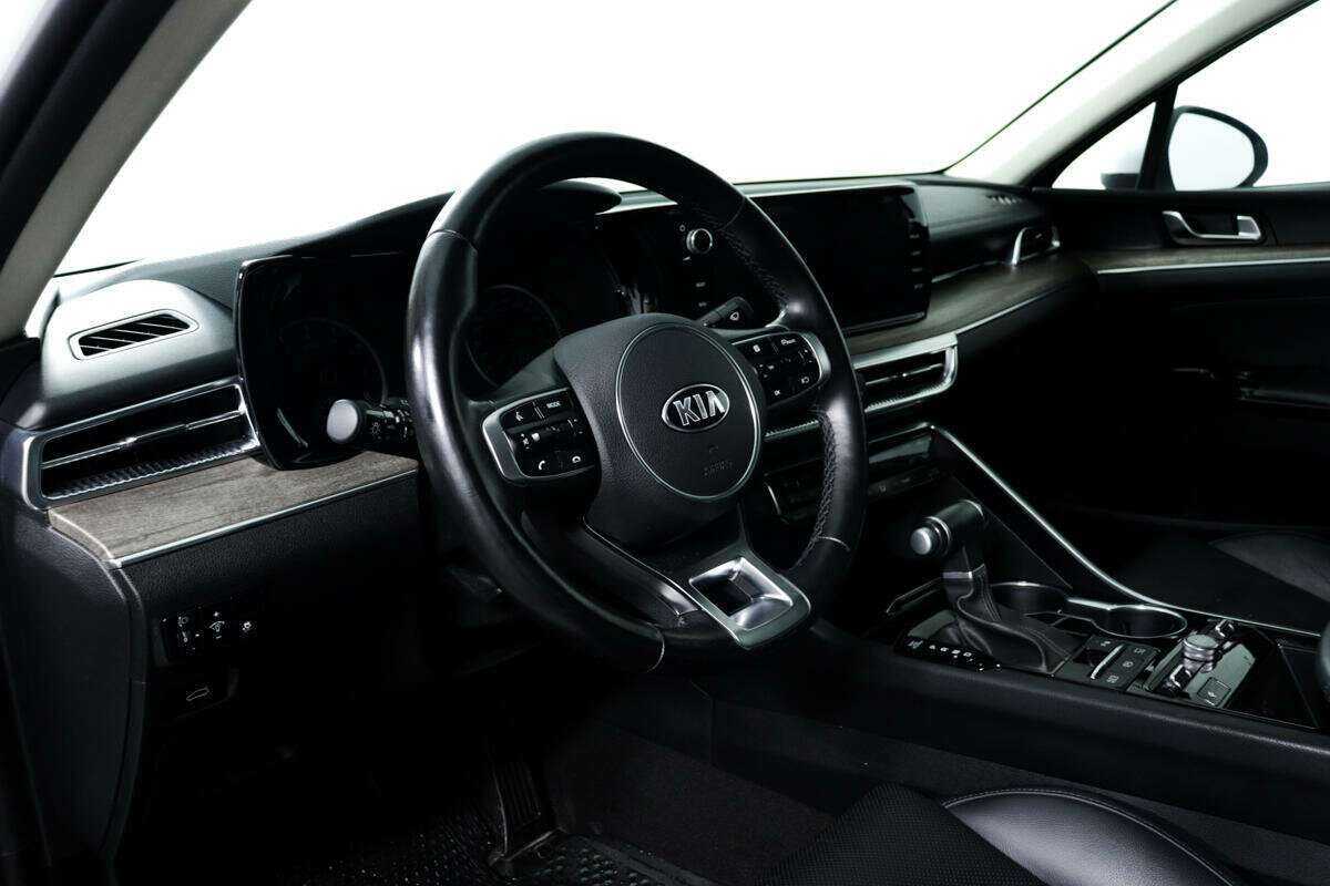 Купить Kia K5 с пробегом. Фото: #11