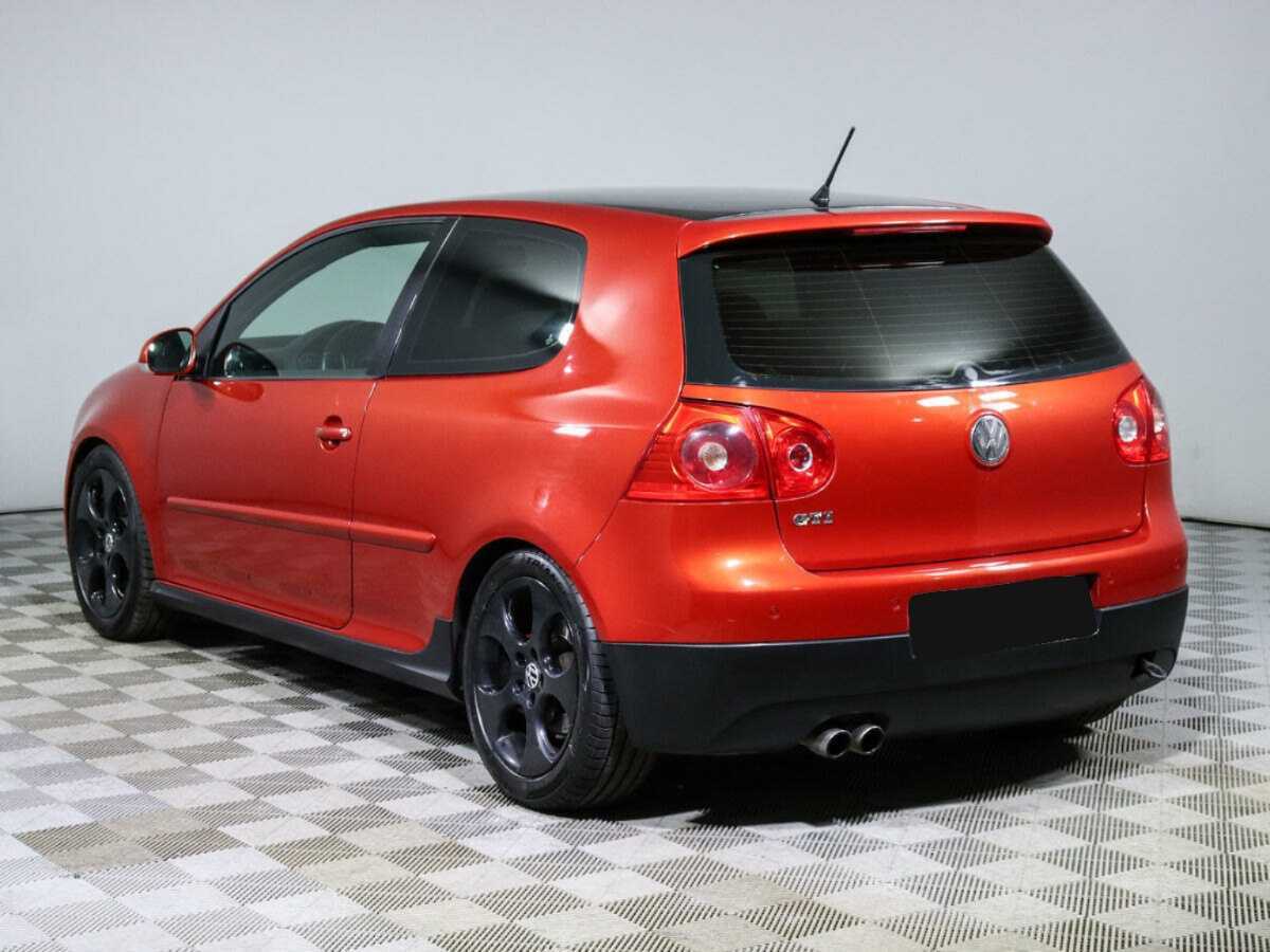 Купить Volkswagen Golf GTI с пробегом. Фото: #5