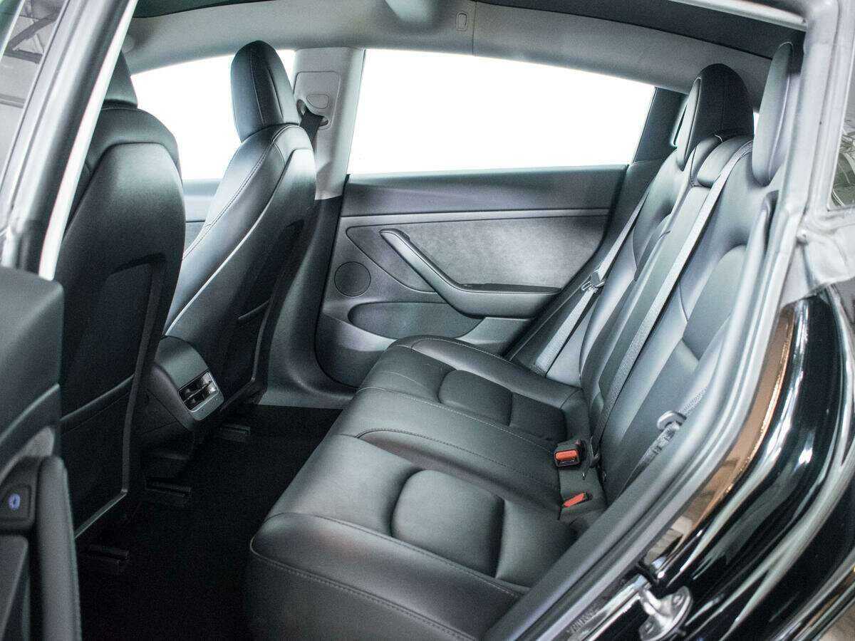 Купить Tesla Model 3 с пробегом. Фото: #9