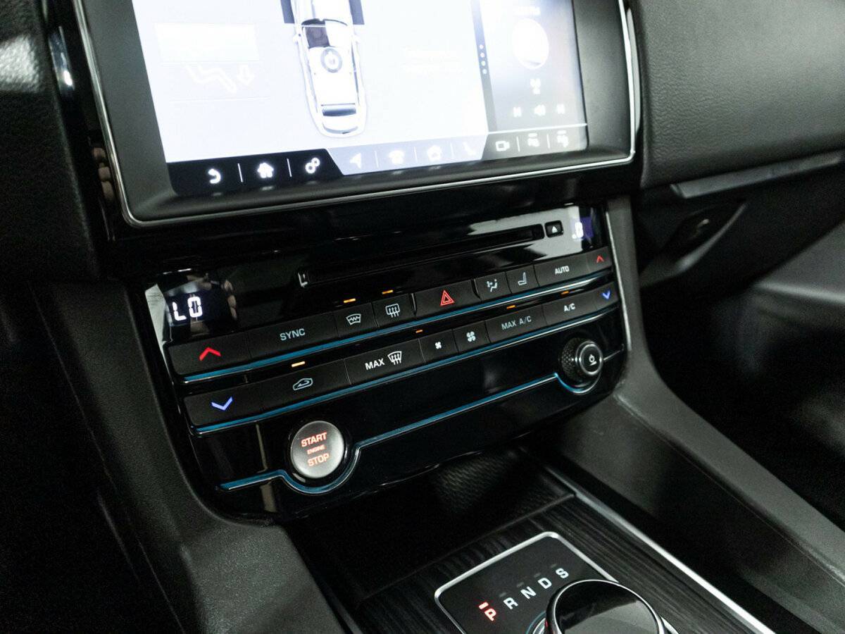 Купить Jaguar F-Pace с пробегом. Фото: #20