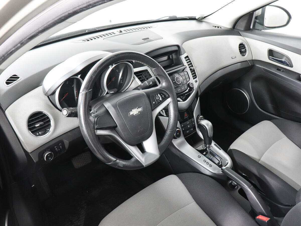 Купить Chevrolet Cruze с пробегом. Фото: #8