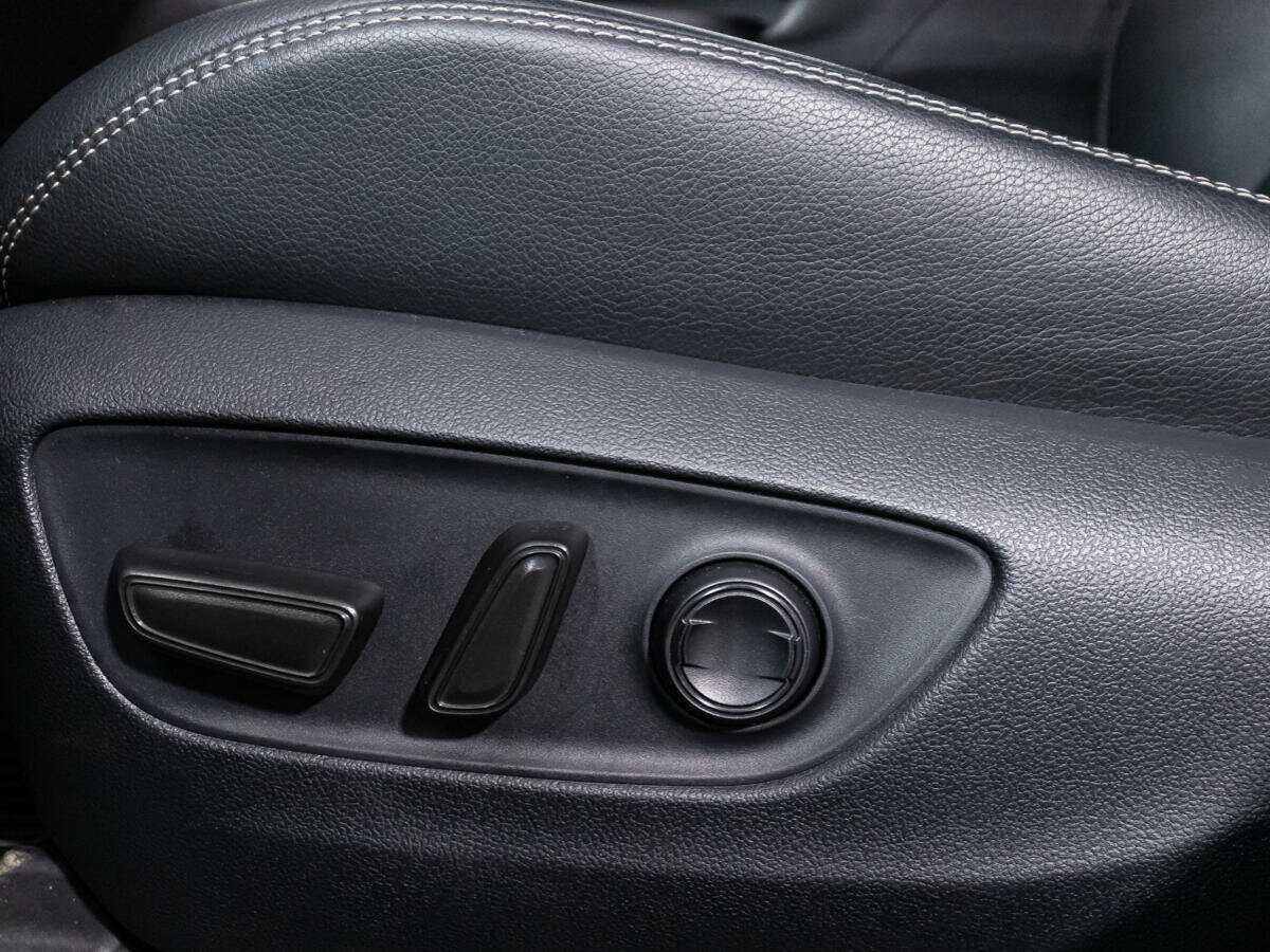 Купить Toyota RAV4 с пробегом. Фото: #20