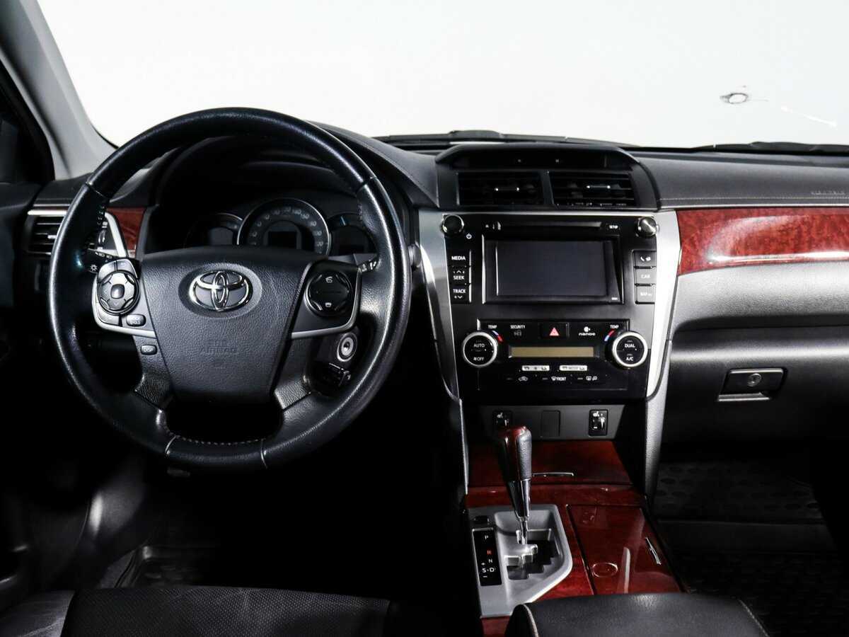 Купить Toyota Camry с пробегом. Фото: #8
