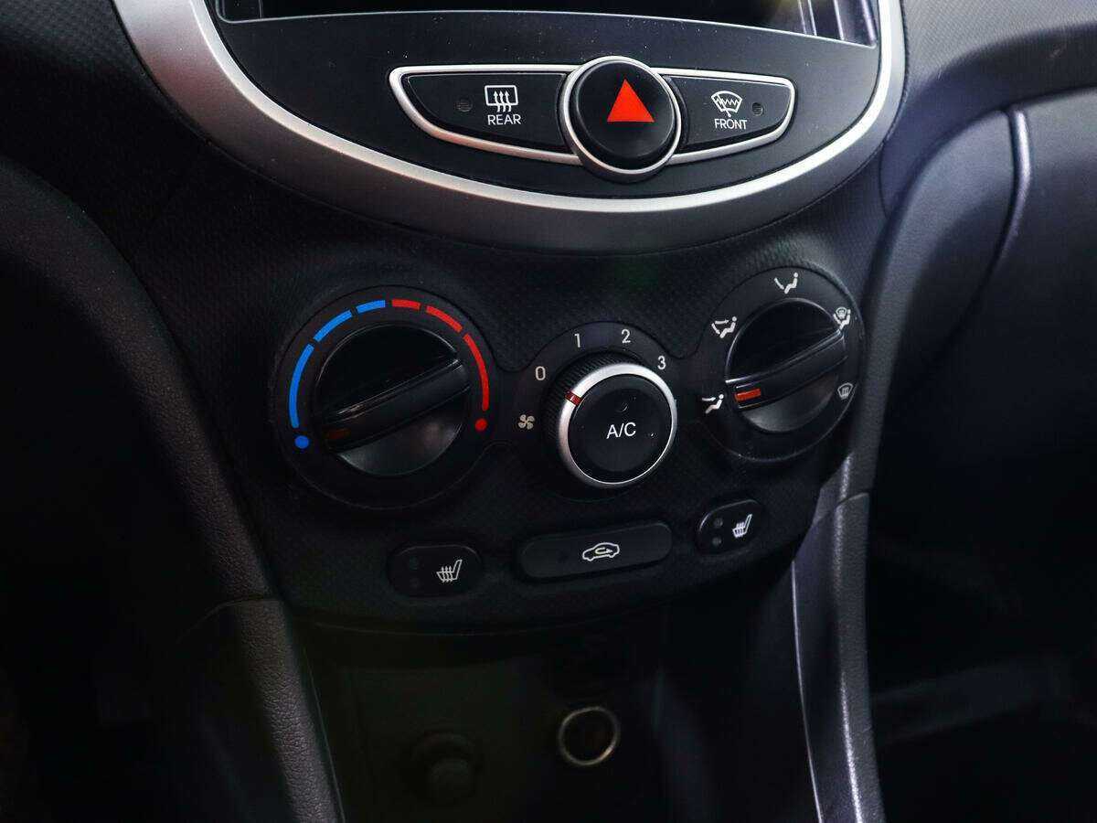 Купить Hyundai Solaris с пробегом. Фото: #12