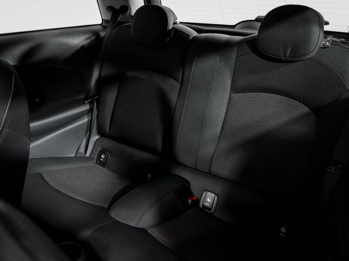 Купить Mini Hatch с пробегом. Фото: #9
