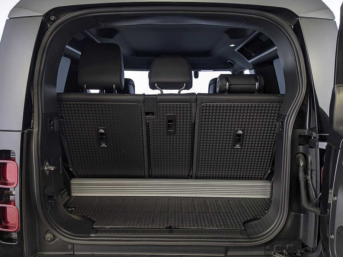 Купить Land Rover Defender с пробегом. Фото: #9