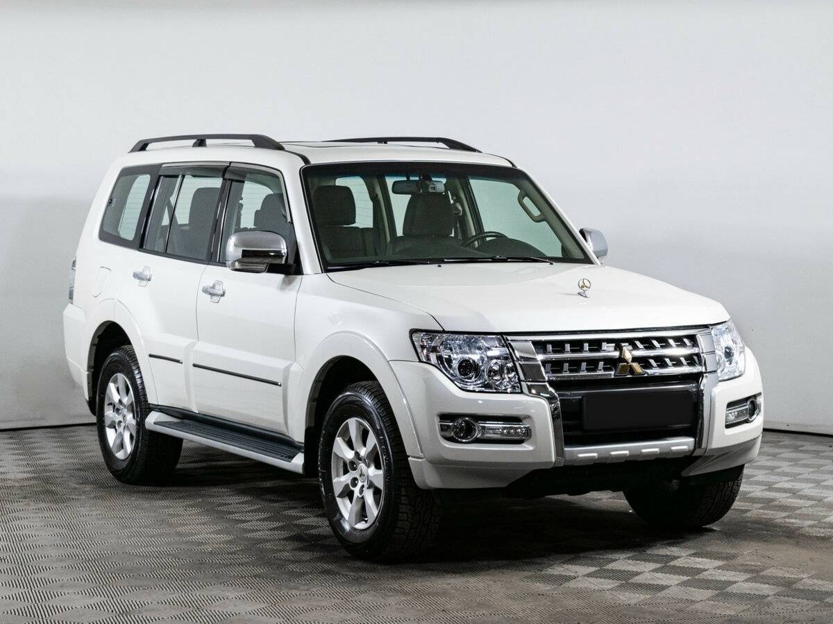 Купить Mitsubishi Pajero с пробегом. Фото: #2