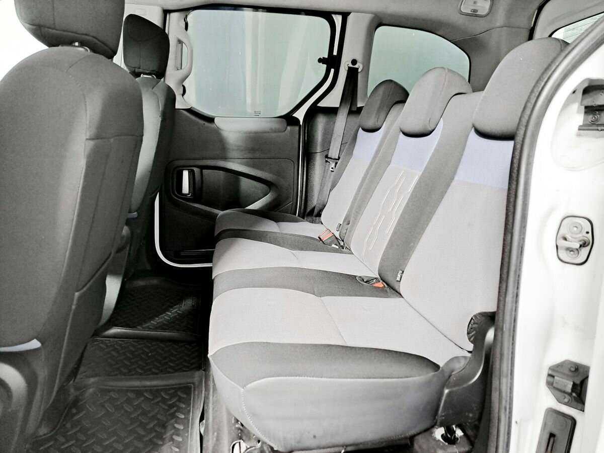 Купить Peugeot Partner с пробегом. Фото: #11