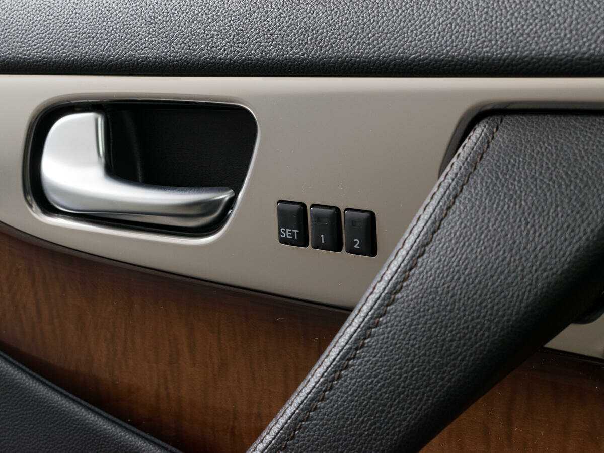 Купить Infiniti FX с пробегом. Фото: #19