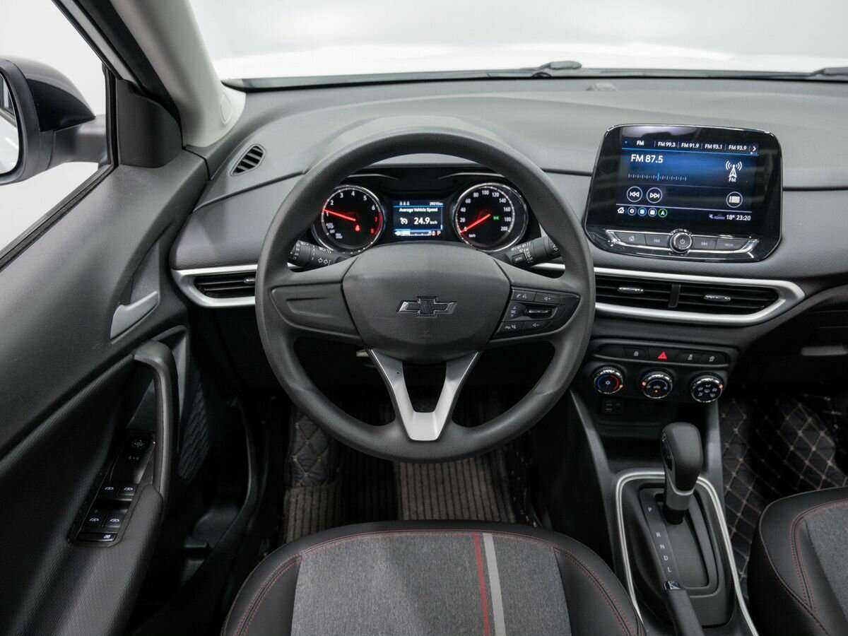 Купить Chevrolet Tracker с пробегом. Фото: #14