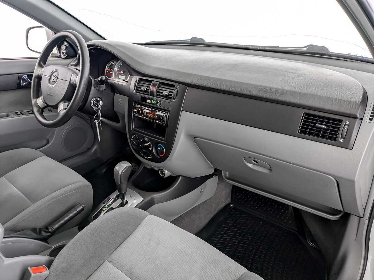 Купить Daewoo Gentra с пробегом. Фото: #8