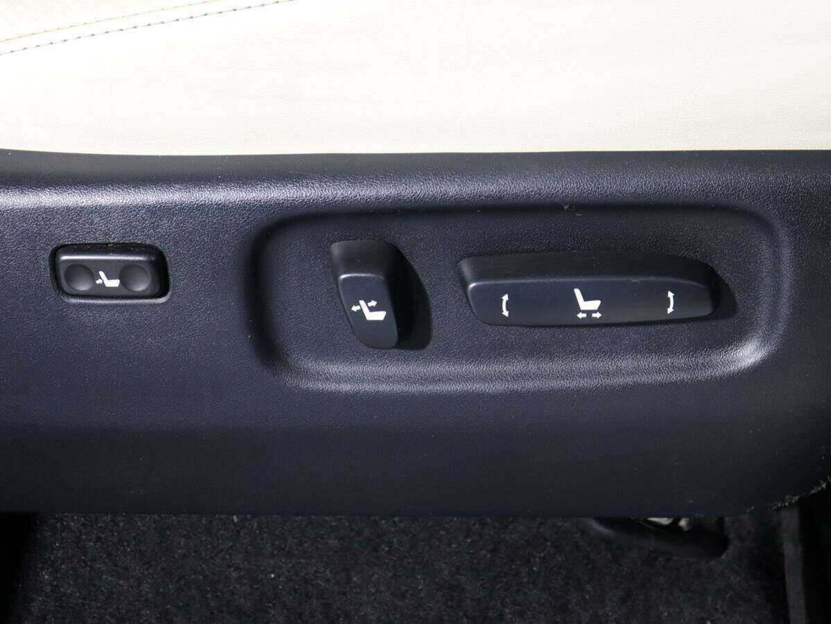 Купить Toyota Land Cruiser с пробегом. Фото: #13