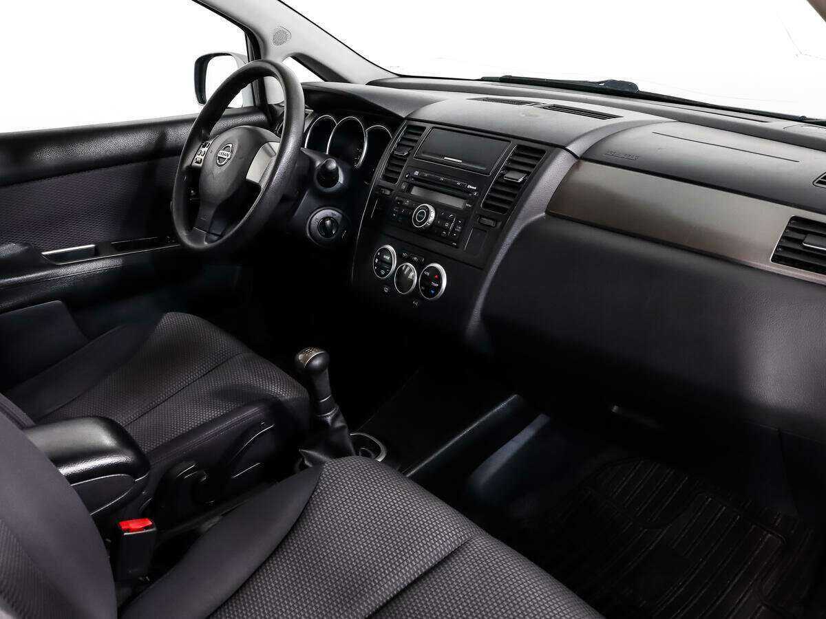 Купить Nissan Tiida с пробегом. Фото: #8
