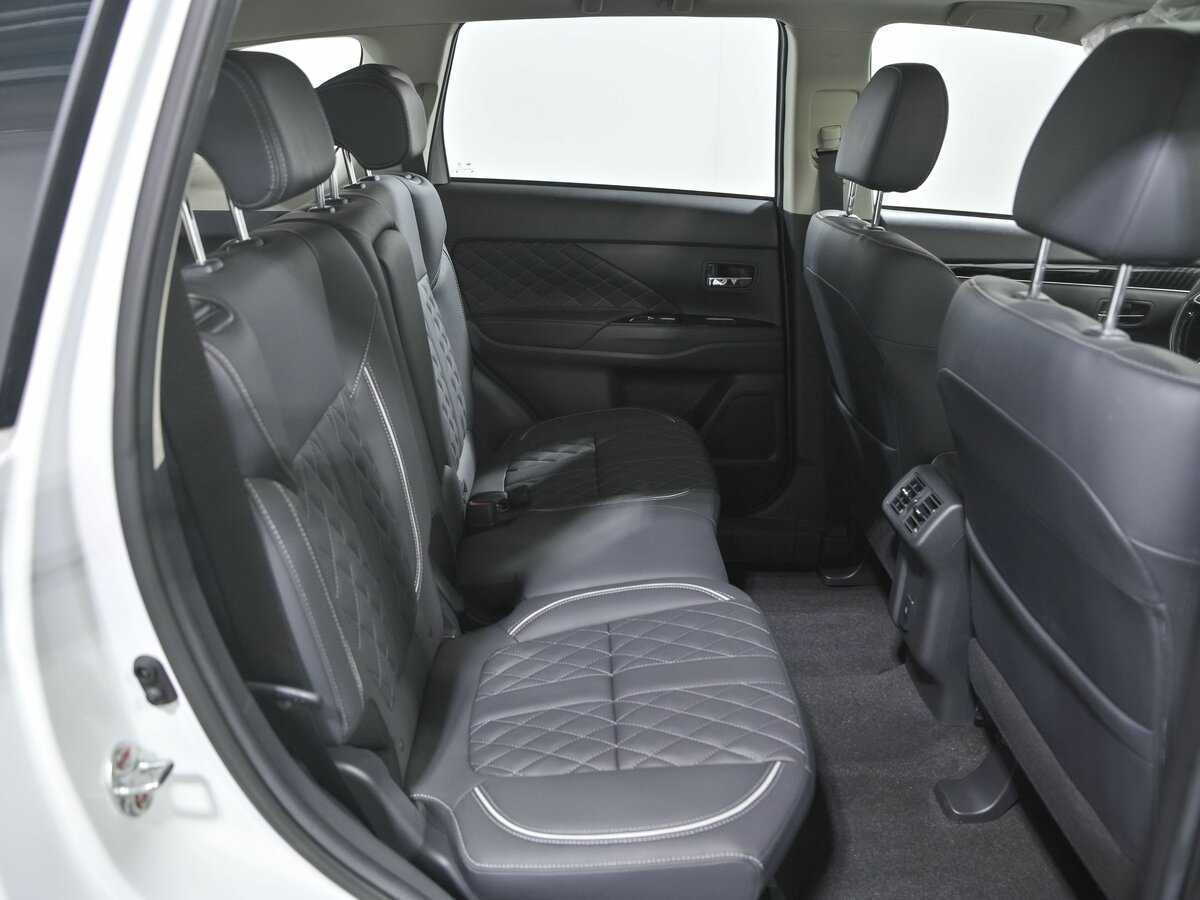 Купить Mitsubishi Outlander с пробегом. Фото: #16