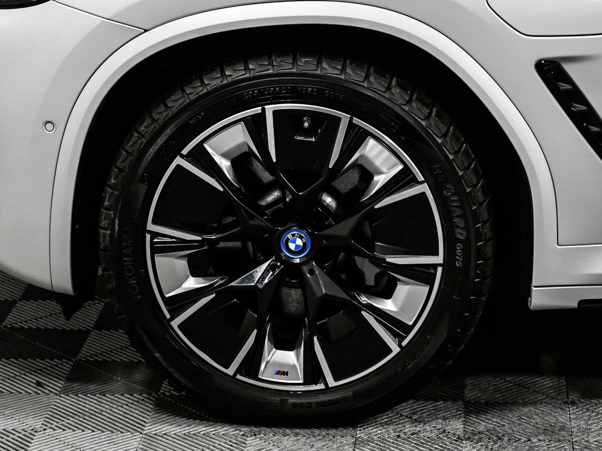 Купить BMW iX3 с пробегом. Фото: #16
