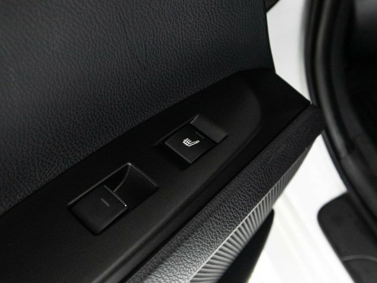 Купить Toyota Camry с пробегом. Фото: #18