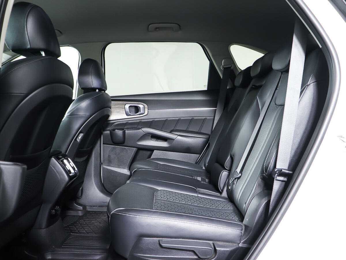 Купить Kia Sorento с пробегом. Фото: #9