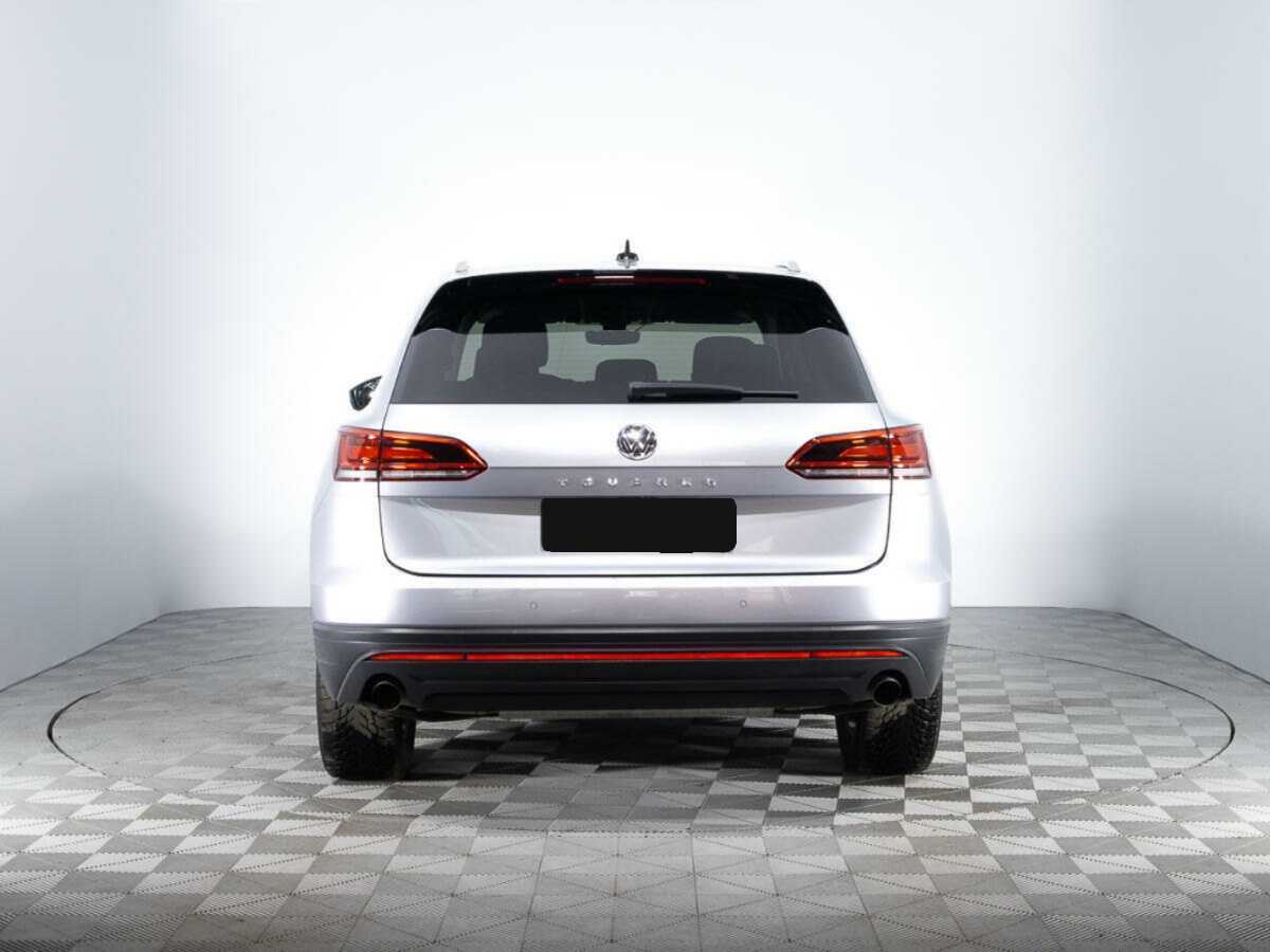 Купить Volkswagen Touareg с пробегом. Фото: #4