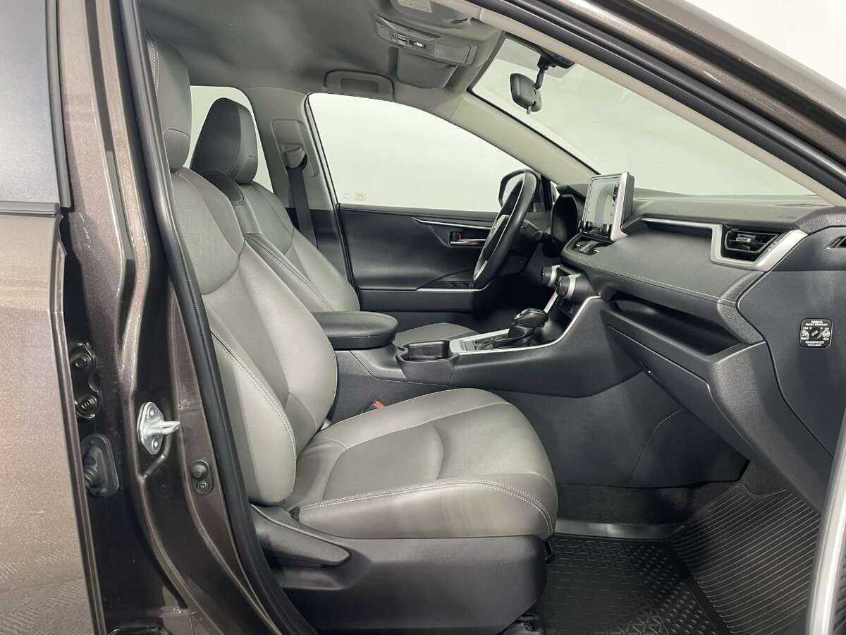 Купить Toyota RAV4 с пробегом. Фото: #12