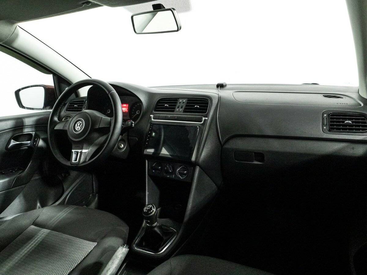 Купить Volkswagen Polo с пробегом. Фото: #8
