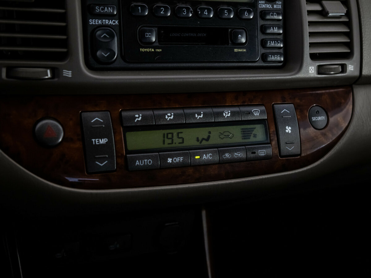Купить Toyota Camry с пробегом. Фото: #10
