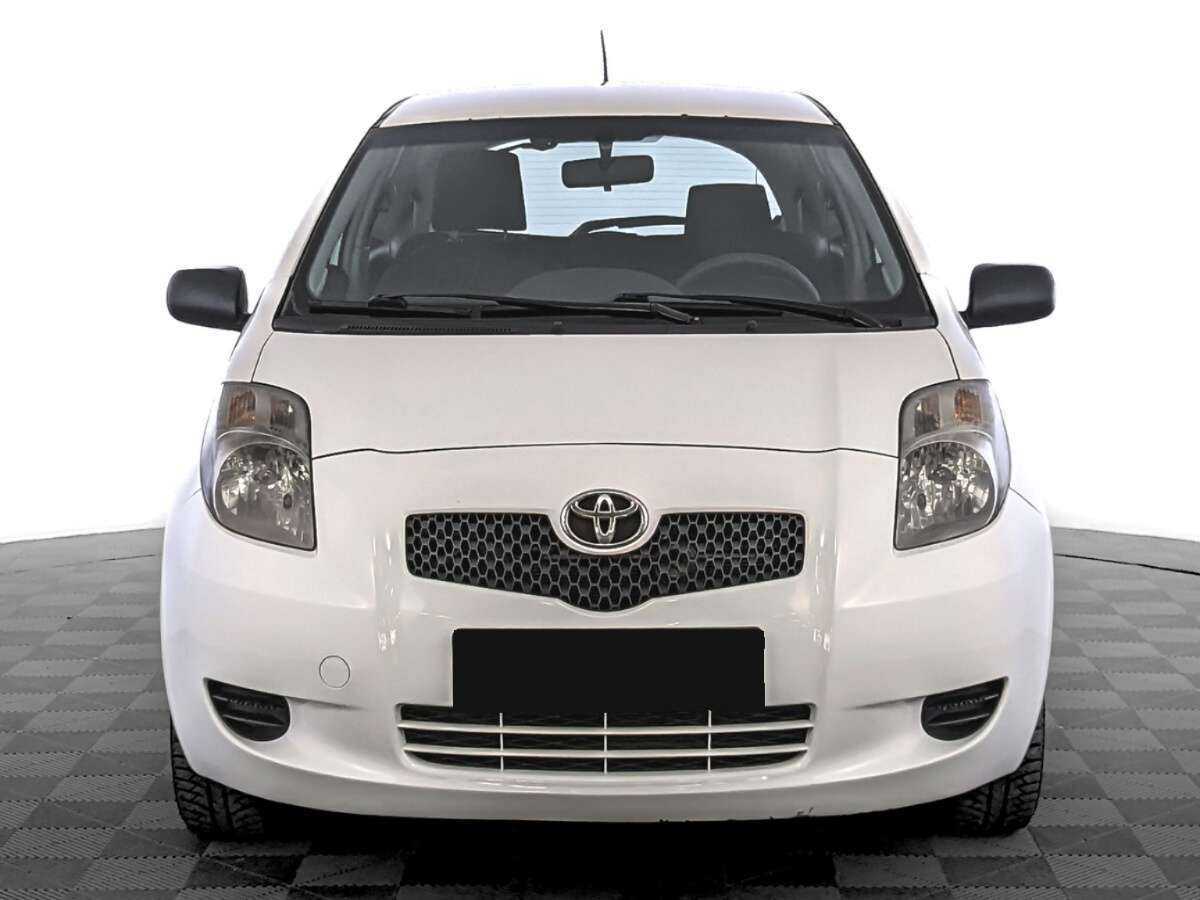 Купить Toyota Yaris с пробегом. Фото: #1
