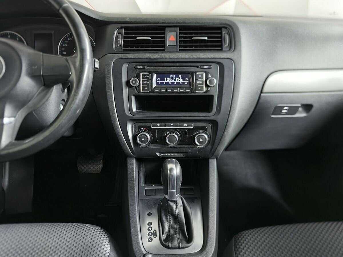 Купить Volkswagen Jetta с пробегом. Фото: #10