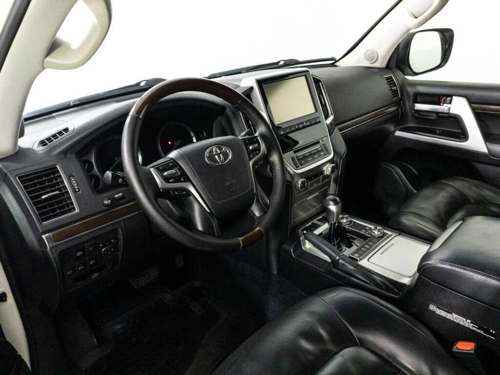 Купить Toyota Land Cruiser с пробегом. Фото: #8