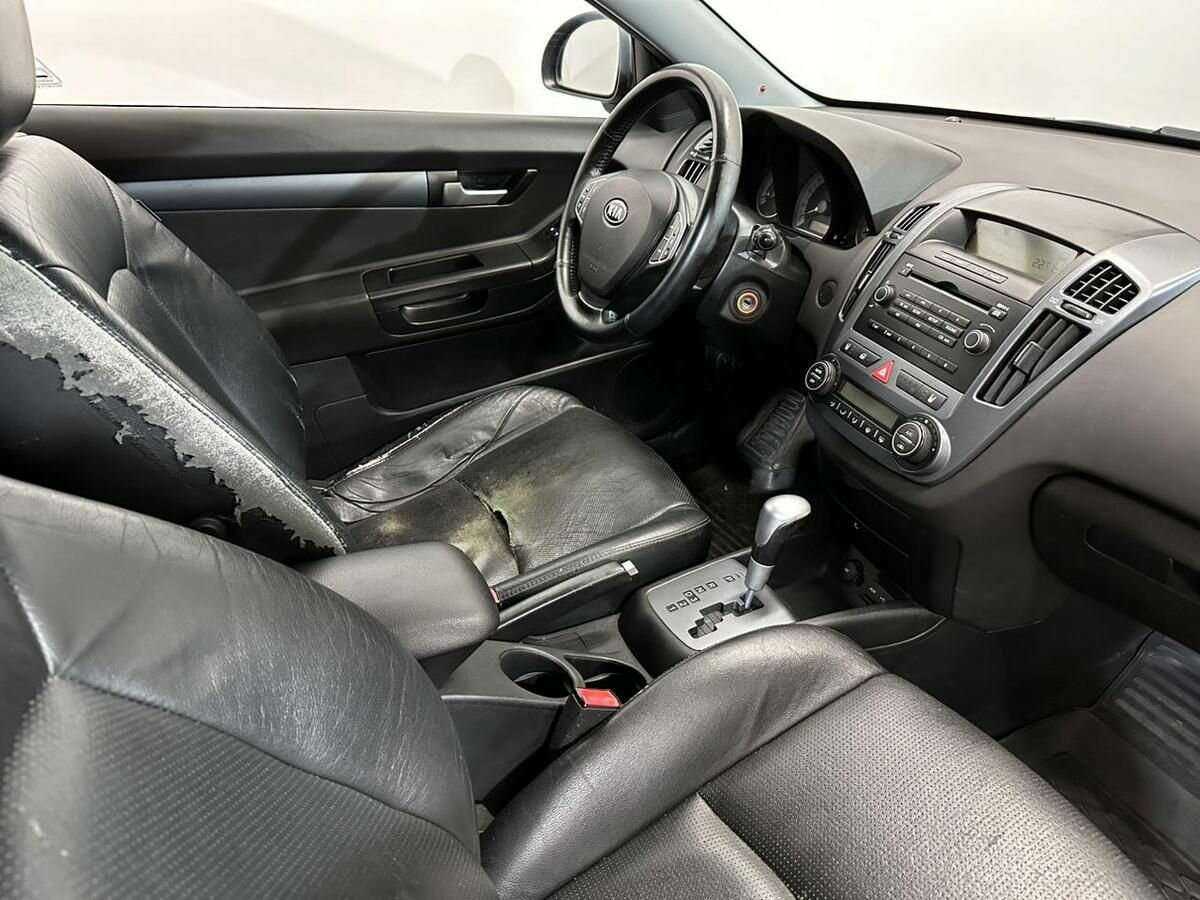 Купить Kia Ceed с пробегом. Фото: #9