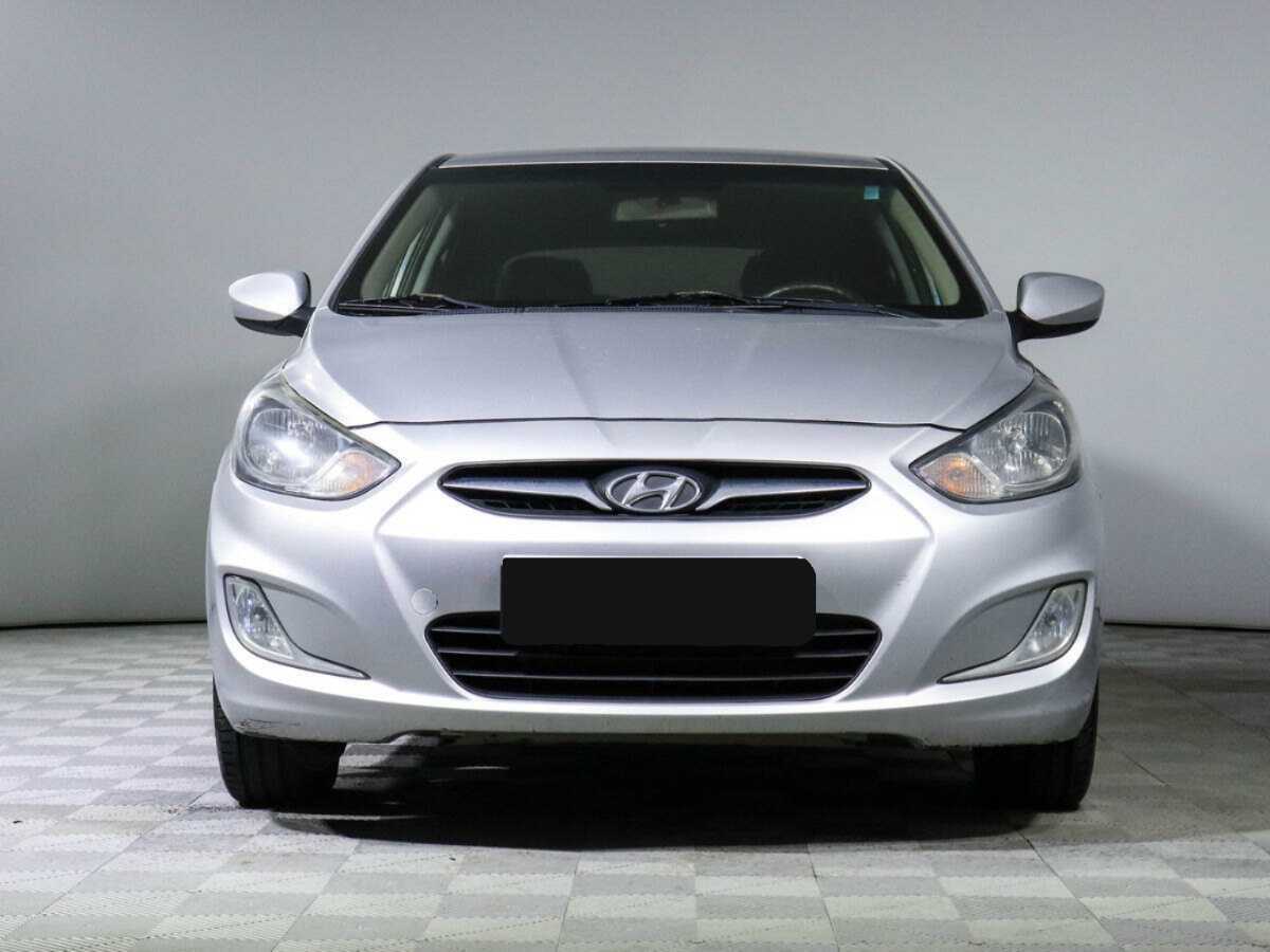 Купить Hyundai Solaris с пробегом. Фото: #1