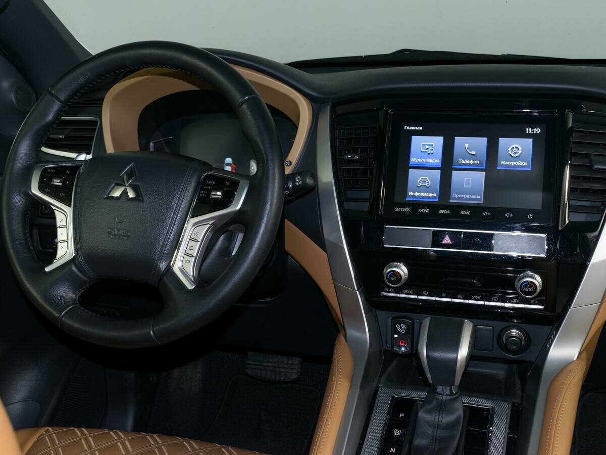 Купить Mitsubishi Montero Sport с пробегом. Фото: #9