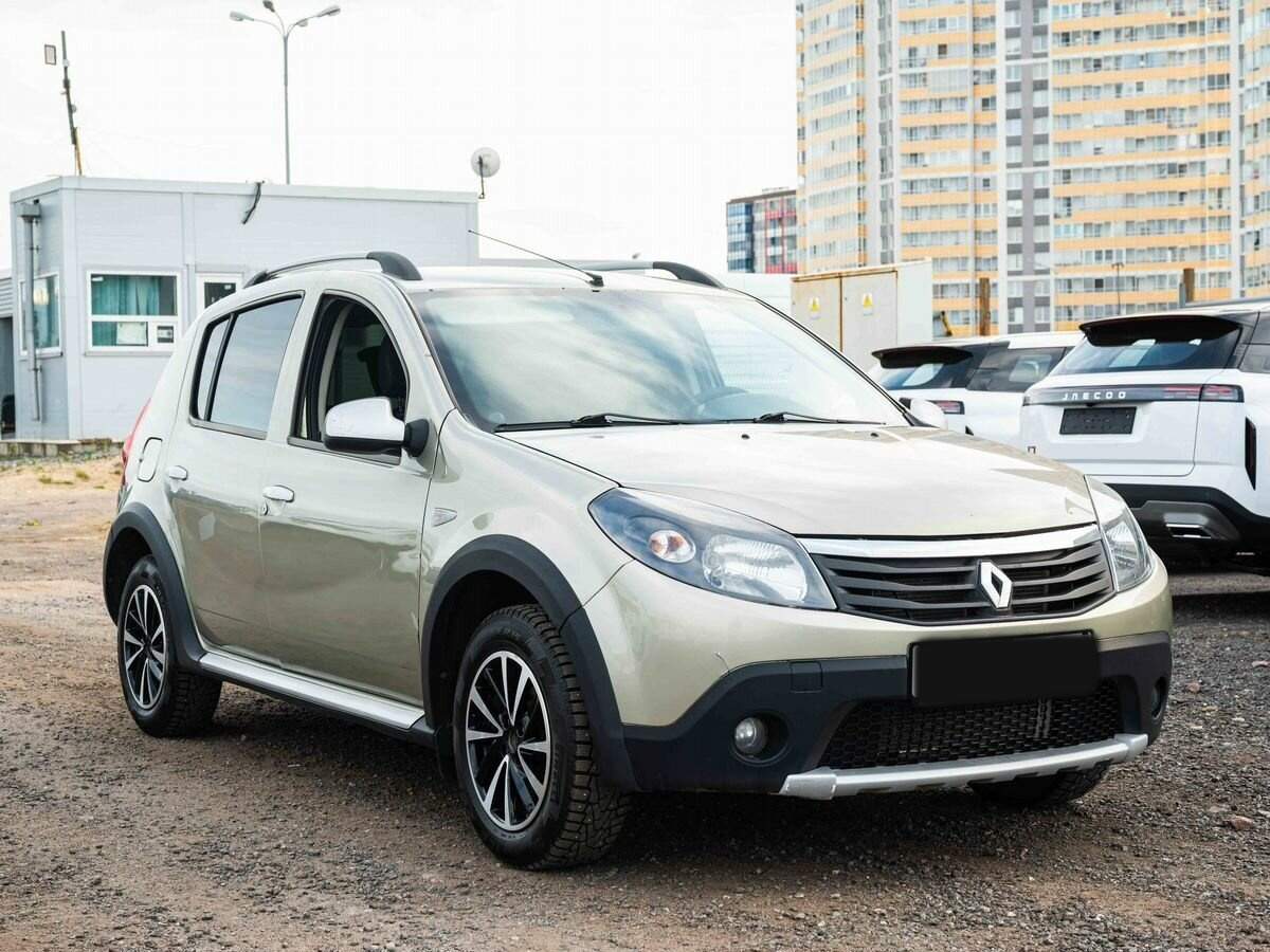 Купить Renault Sandero с пробегом. Фото: #2