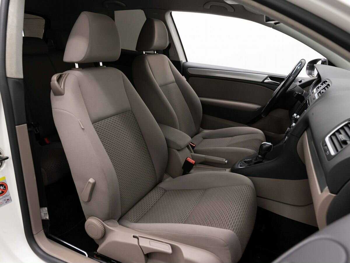 Купить Volkswagen Golf с пробегом. Фото: #11