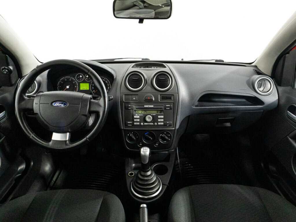 Купить Ford Fiesta с пробегом. Фото: #12