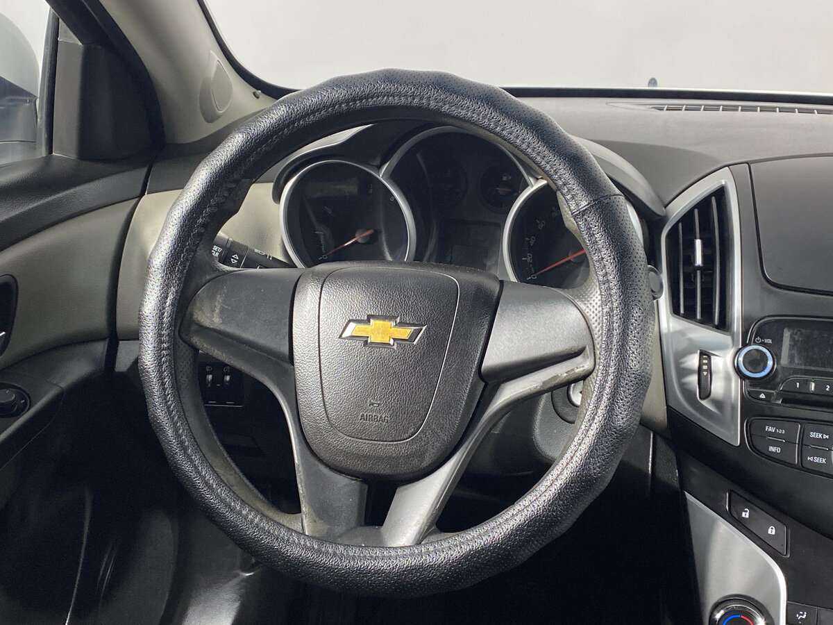 Купить Chevrolet Cruze с пробегом. Фото: #10
