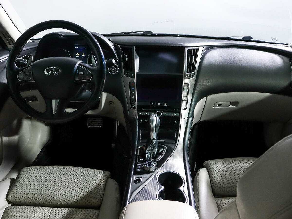 Купить Infiniti Q50 с пробегом. Фото: #9